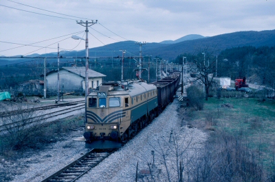 {short description of image}